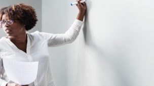 UFPE abre processo seletivo para contratação de professor substituto.