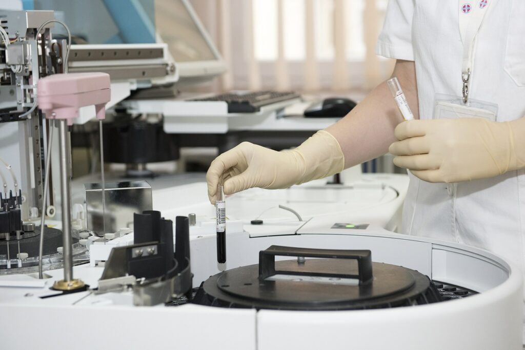 Saúde abre seleção para técnicos em laboratório.