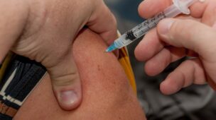 Paulista estende horária de vacinação.